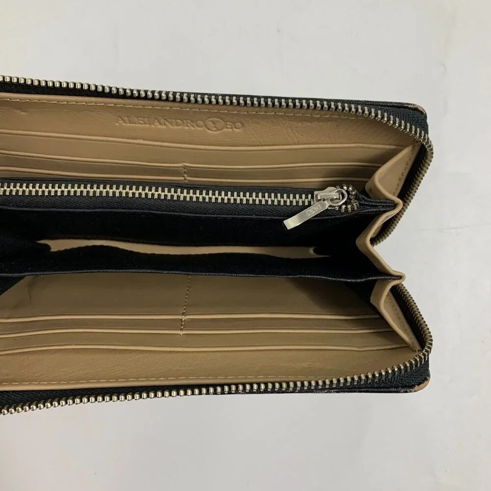 Alejandro Yeo Women's Hand-Tooled Leather‎ Zippered Clutch Wallet - Picture 7 of 12